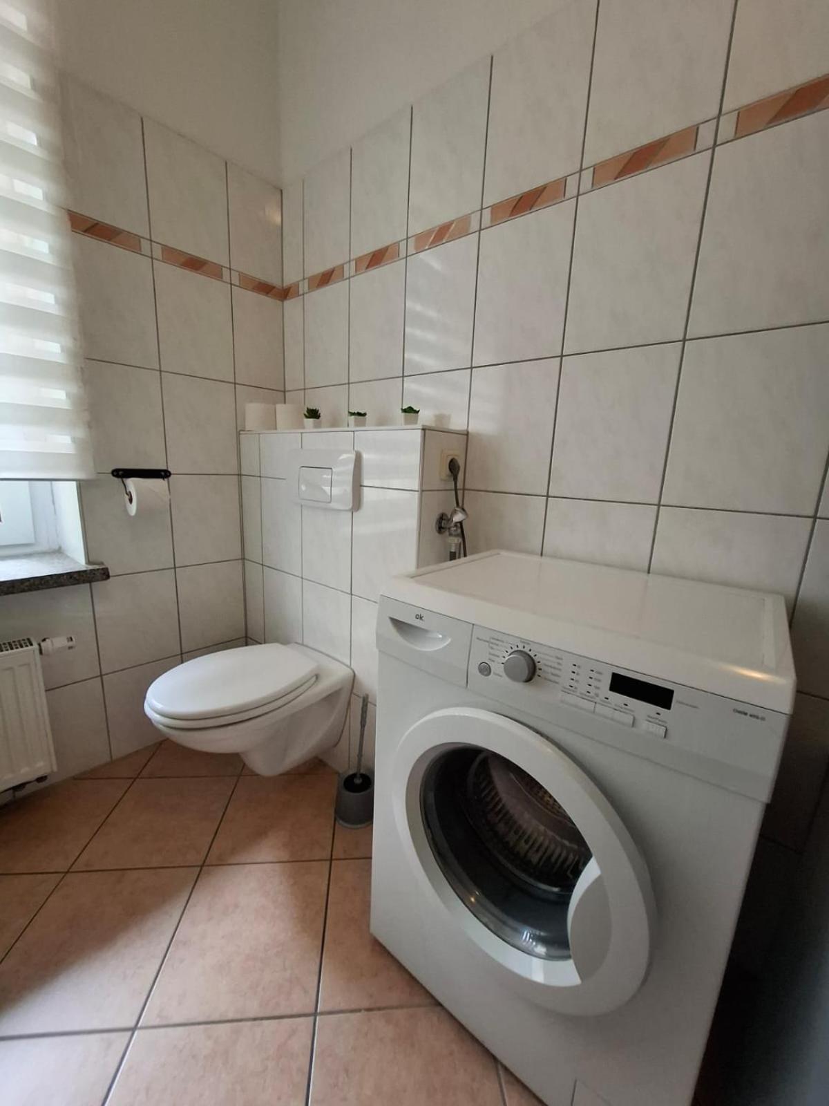 Altbauwohnung Direkt An Der Karli Mit Balkon - Netflix Inklusive Leipzig Exterior photo