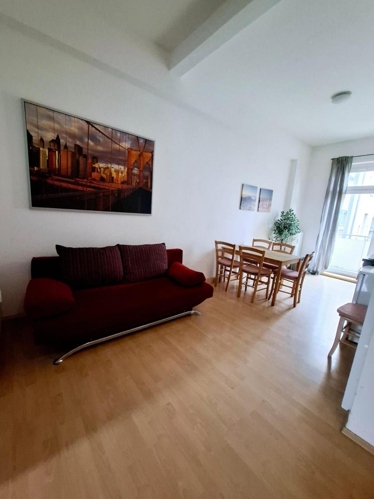 Altbauwohnung Direkt An Der Karli Mit Balkon - Netflix Inklusive Leipzig Exterior photo